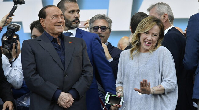 Finito il faccia a faccia tra la Meloni e Berlusconi: “Il centrodestra andrà unità da Mattarella”