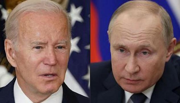 Guerra in Ucraina, l’apertura di Mosca: “Pronti a considerare un incontro tra Putin e Biden”