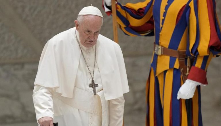Vaticano, parla Papa Francesco: “La povertà non si combatte con l’assistenzialismo”