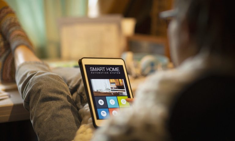 Otto italiani su 10 (77%) si dicono propensi all’acquisto di un dispositivo intelligente per casa entro i prossimi due anni