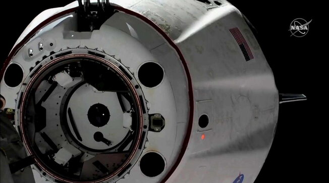 La navetta Crew Dragon Endurance si è agganciata alla Stazione Spaziale Internazionale