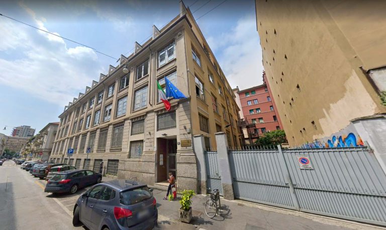 Milano, bagni “no gender” a scuola per la parità. Al liceo artistico “Brera”