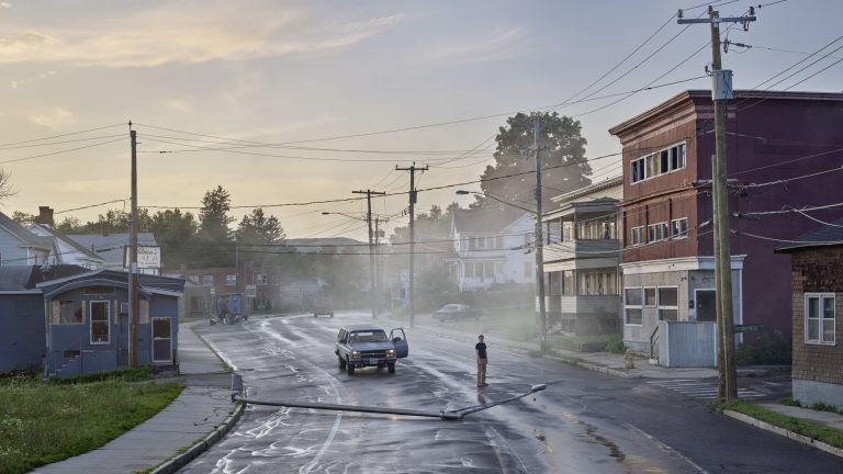 Torino, sino al 22 gennaio la mostra fotografica di Gregory Crewdson “Eveningside” alle Gallerie d’Italia