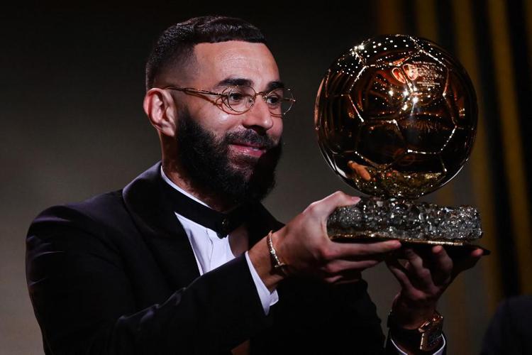 Calcio, assegnato il Pallone d’Oro al francese Karim Benzema