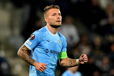 Calcio, la Lazio si prepara alla gara contro il Psg senza Immobile