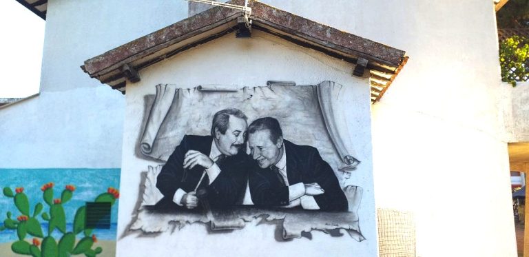 “Sulle loro orme”, in Piazza Santa Maria va in scena un omaggio a Falcone e Borsellino