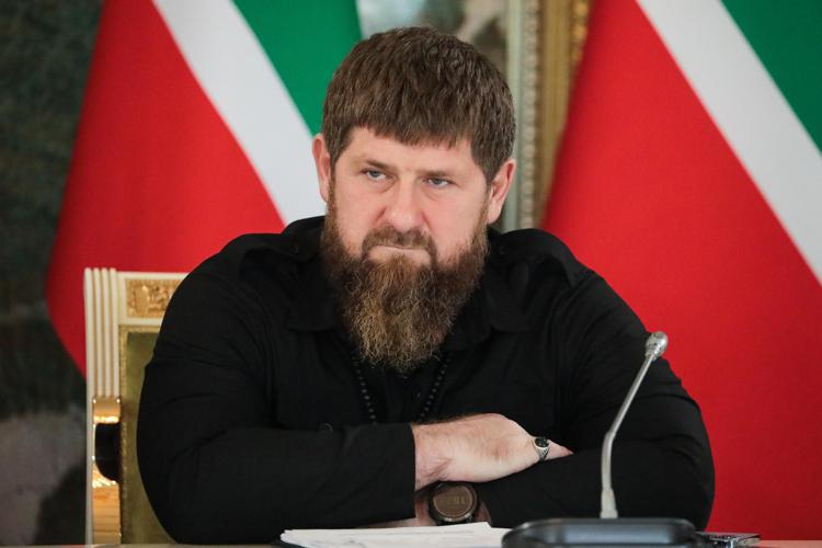 Guerra in Ucraina, dopo l’ultima sconfitta il ceceno Kadyrov consiglia a Mosca di usare armi nucleari a basso potenziale
