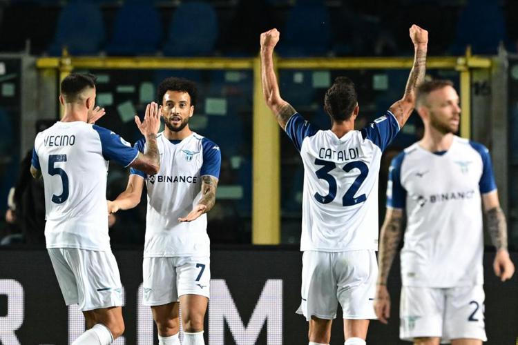 Calcio, la Lazio batte l’Atalante 2-0 e sale al terzo posto in classifica