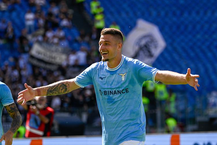 Calcio, la Lazio travolge 4-0 lo Spezia