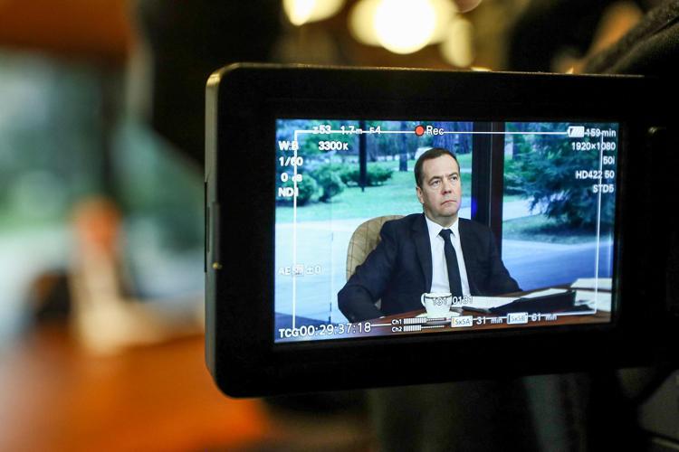 Russia, nuove minacce di Medvedev: “La richiesta ucraina di entrare nella Nato, non è altro che la richiesta di affrettare la terza guerra mondiale”