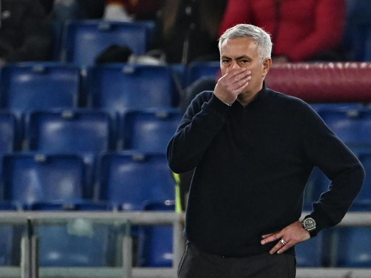 Roma-Betis, parla Mourinho: “Dybala sta bene e giocherà domani”