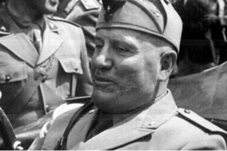 Il presidente del Senato La Russa contrario alla rimozione del ritratto di Mussolini al Mise e al ministero della Difesa