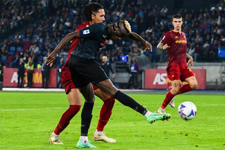 Calcio, la Roma perde all’Olimpico 1-0 contro il Napoli