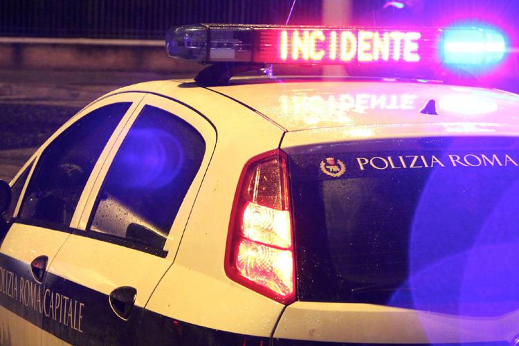 Roma, incidente stradale in via di Tor Tre Teste: morto un 21enne