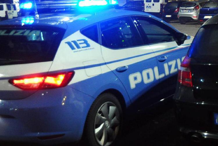 Roma, Su auto rubata non si fermano all’alt della polizia, 3 arresti a Centocelle
