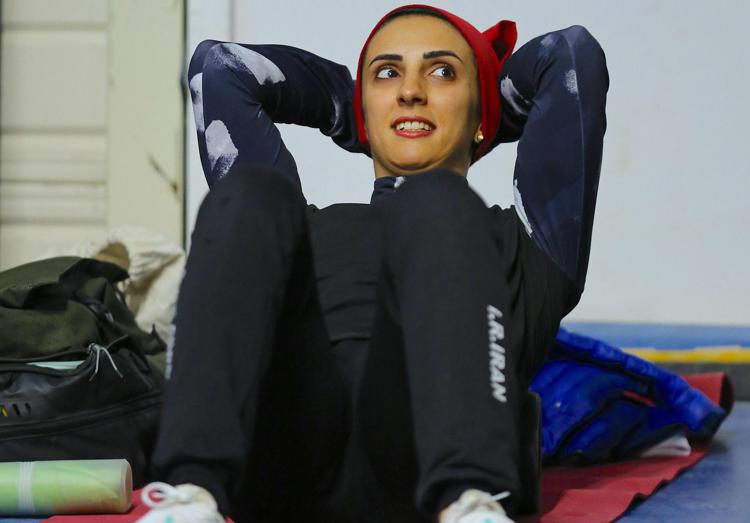 Iran, l’atleta Elnaz Rekabi si troverebbe agli arresti domiciliari