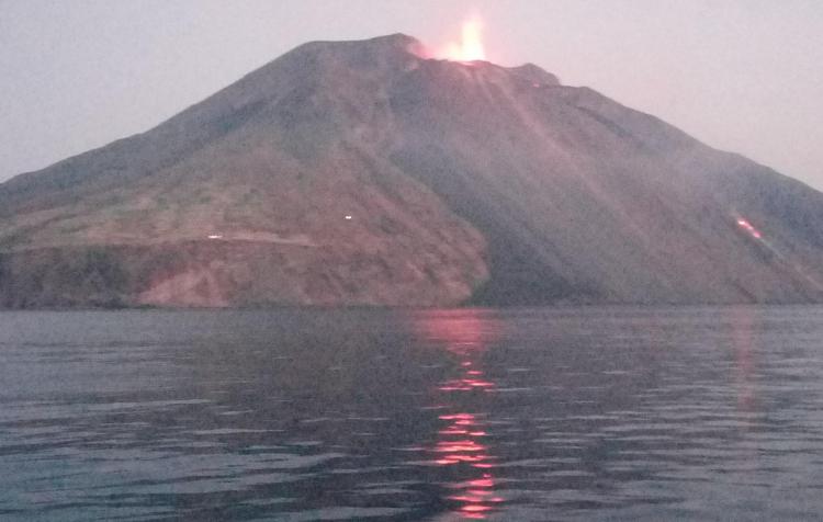 Stromboli, allerta nell’isola per l’attività vulcanica