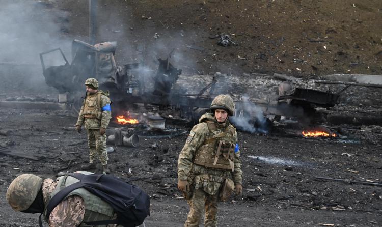 Guerra in Ucraina, secondo gli 007 inglese la Russia “E’ esausta, mancano le munizioni e la mobilitazione mostra segni di disperazione”