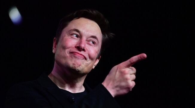 Twitter, la “retromarcia” di Elon Musk: richiama decine di dipendenti licenziati