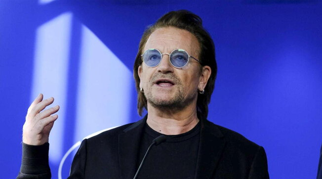 Il cantante Bono critica il presidente Putin: “E’ un bullo che sta bullizzando donne e bambini”