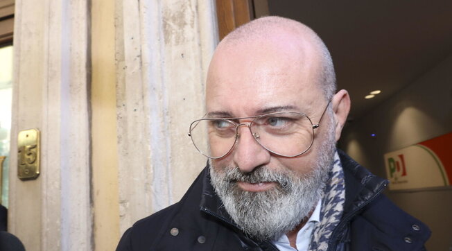 Pd, Stefano Bonaccini rompe gli indugi: Mi candido alla segretaria del partito