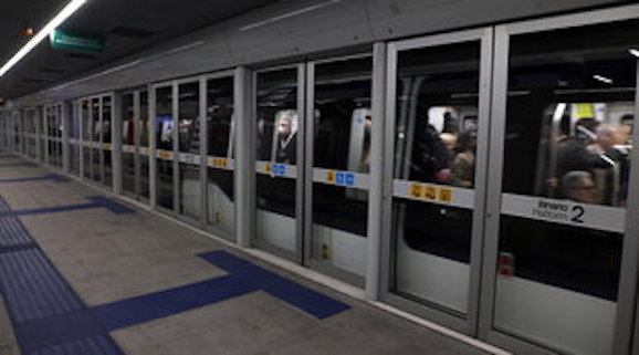 Milano, inaugurato il primo tratto della M4, la nuova linea della metropolitana che collega il centro (fermata Dateo) con l’aeroporto di Linate