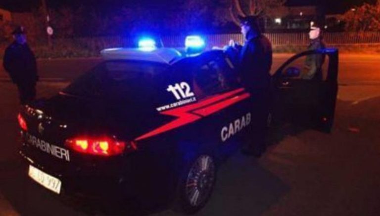 Dormeletto (Novara), 17enne è morto questa notte travolto da un treno merci mentre stava fuggendo dai carabinieri
