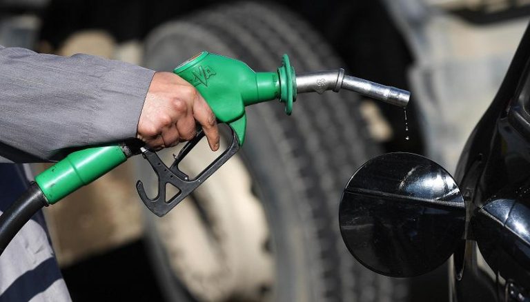 Carburanti, dal 1° dicembre al via il taglio delle accise sulla benzina