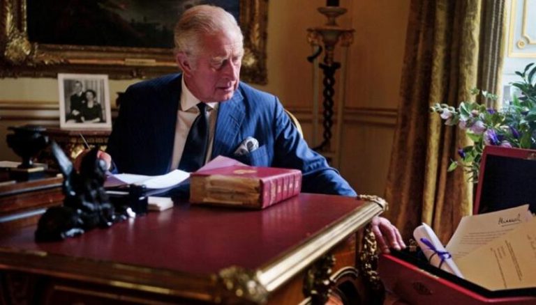 Gran Bretagna, la decisione di Re Carlo III: “Niente foie gras nel menù di tutte le dimore Windsor”