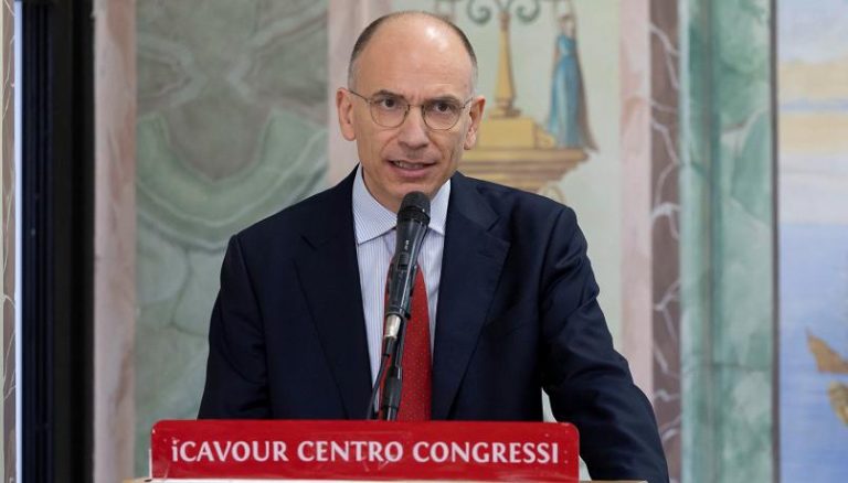 Pd, Enrico Letta attacca il Governo: “La Manovra dà l’idea dell’improvvisazione dell’esecutivo Meloni”