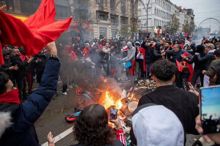 Bruxelles, si calcolano i danni degli incidenti a Bruxelles dopo la partita Belgio-Marocco