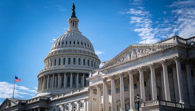 Usa: il Senato ha approvato una legge bipartisan per tutelare a livello federale i matrimoni tra persone dello stesso sesso e interrazziali