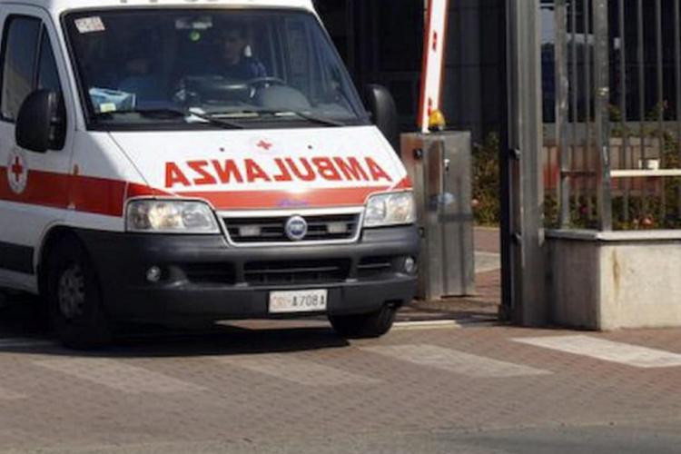 Fiumicino: scontro tra un’auto e uno scooter