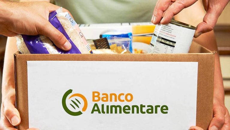 Banco Alimentare in soccorso delle persone che chiedono in aiuto per gli alimenti