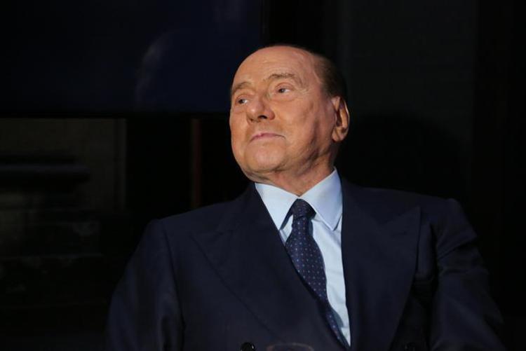 L’attacco di Zelensky a Berlusconi, l’ordine di Forza Italia è “abbassare i toni”. Tensione nella maggioranza