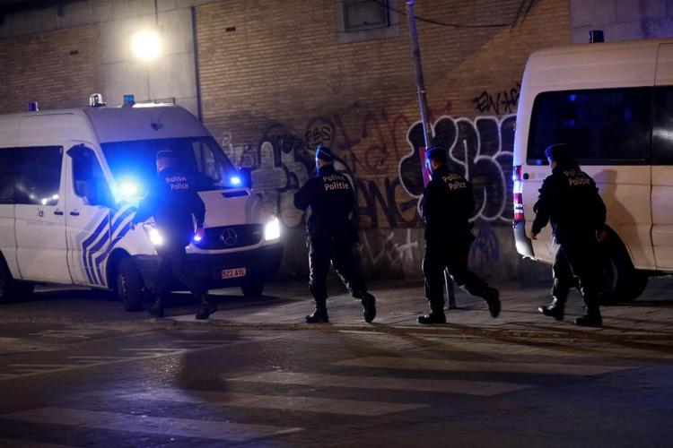 Bruxelles, il poliziotto ucciso a coltellate: l’aggressore aveva annunciato l’azione in anticipo
