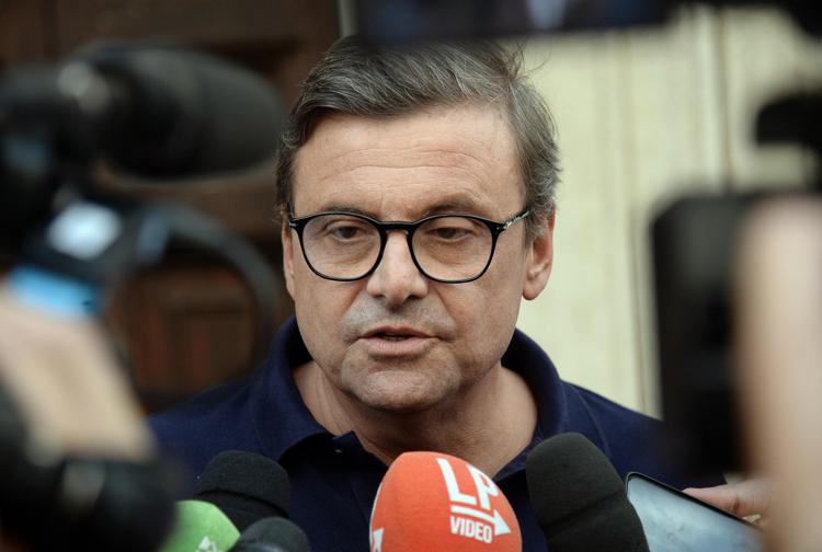 Governo, vertice tra la premier Meloni e Calenda: “Abbiamo trovato un ascolto positiv  su come implementare meglio alcune misure della manovra”