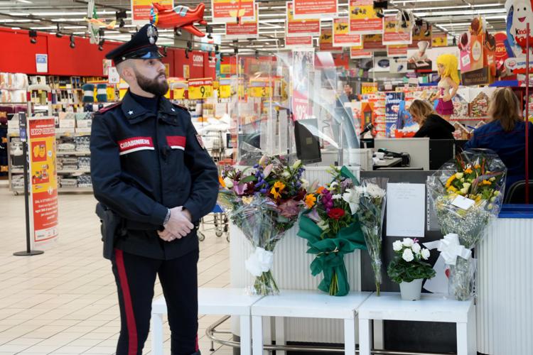 Accoltellamento ad Assago: si terranno domani a Trezzano (Milano) i funerali di Luis Fernando Ruggieri