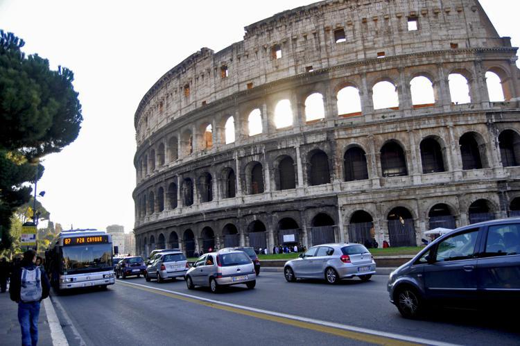 Roma, il triste primato in Italia per il tasso di litigiosità. Per la qualità della vita scende dal 13° al 31° posto