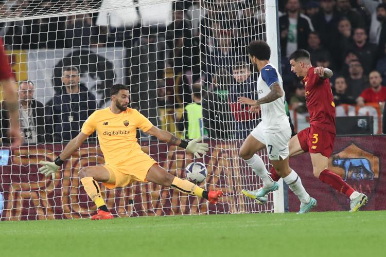 Calcio, la Lazio vince 1-0 il derby contro la Roma