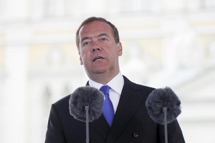 Russia, nuovo attacco di Medvedev: “La Nato è un’organizzazione criminale”