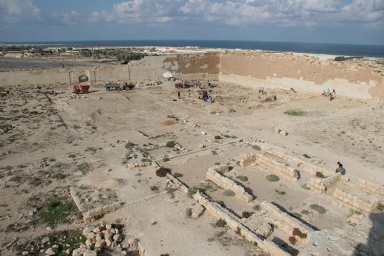 Egitto: una missione archeologica internazionale ha scoperto un tunnel scavato nella roccia sotto l’antico tempio di Taposiris Magna sino alla tomba di Cleopatra