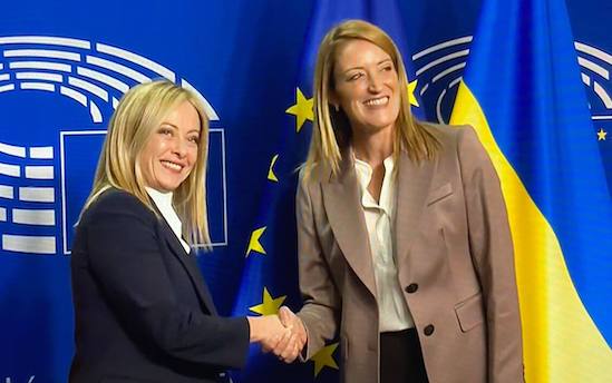 Bruxelles, la premier Giorgia Meloni incontra la presidente del Parlamento europeo Roberta Metsola