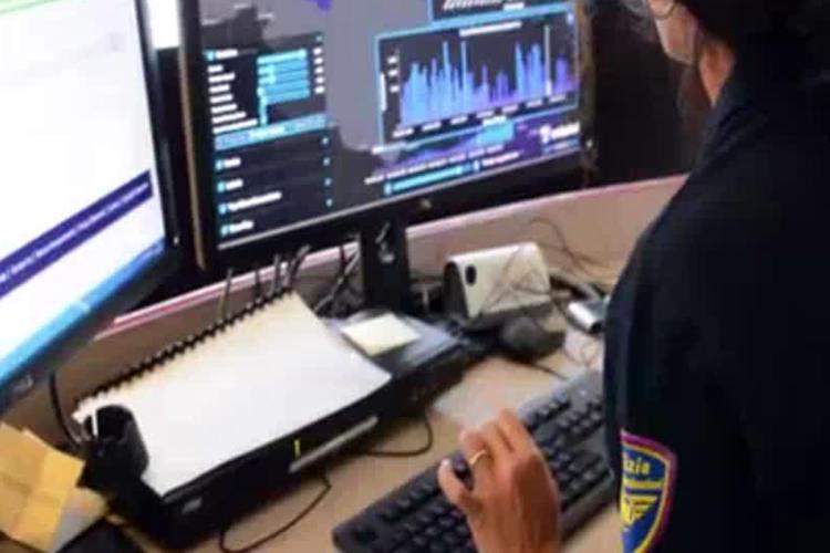 Vasta operazione della polizia contro la pirateria audiovisiva: 900mila utenti di streaming illegale