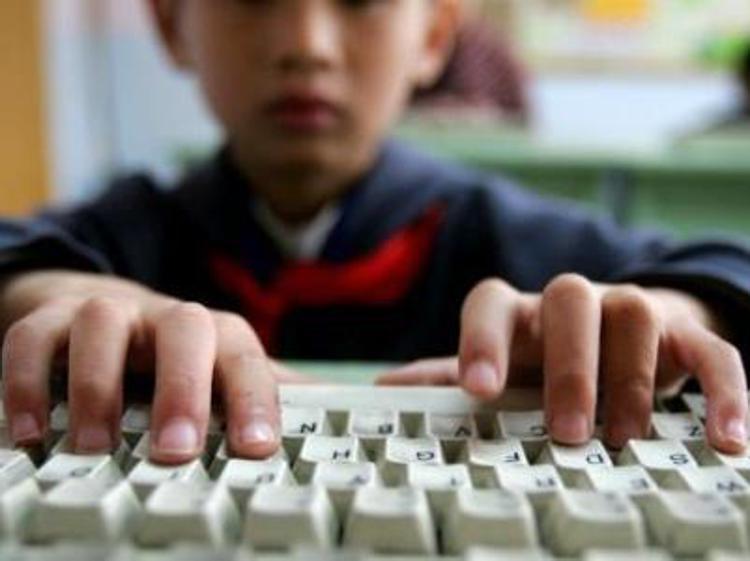 Giornata per i diritti dell’infazia: Minori sempre più vittime di reati online