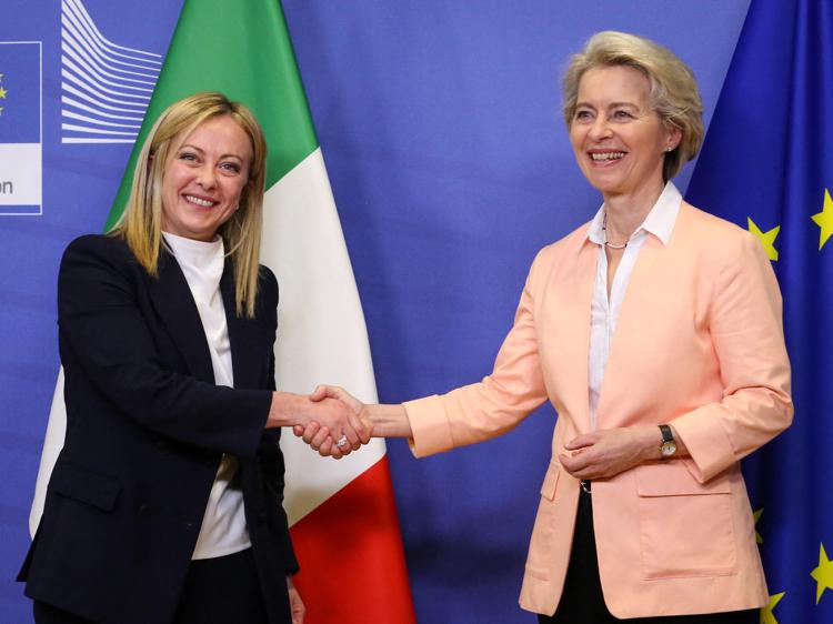 Bruxelles, il faccia a faccia Meloni-Von der Leyen: “Grazie Giorgia Meloni per il segnale forte mandato dalla tua visita alle istituzioni Ue”