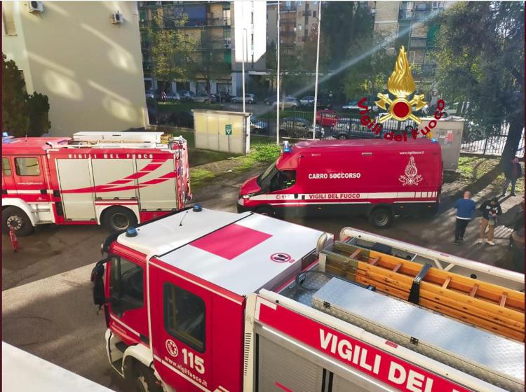 Milano, incendio nell’istituto Galilei in zona San Siro