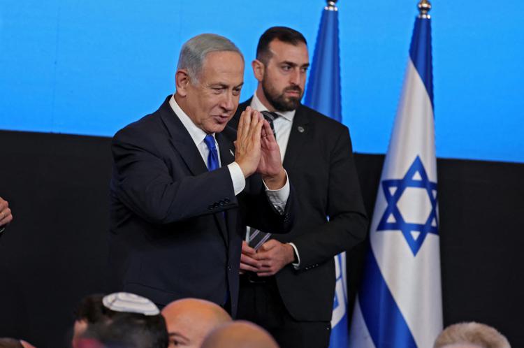 Israele, la coalizione guidata dal Likud dell’ex premier e leader dell’opposizione Netanyahu si conferma in testa