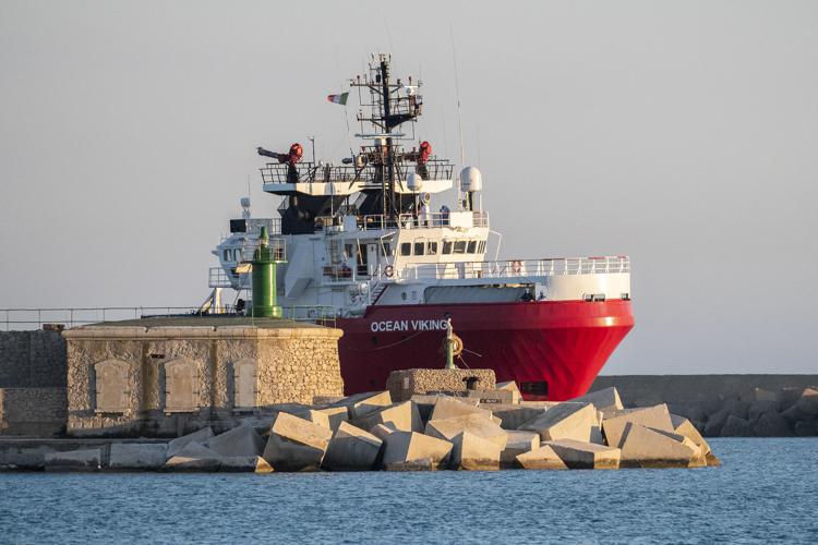 Migranti, Il governo francese “non ha dubbi” sul fatto che l’Italia “rispetterà il diritto internazionale” e accoglierà la Ocean Viking