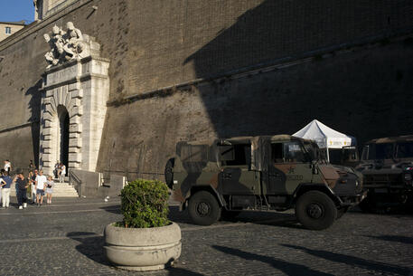 Roma, gettò a terra due busti di marmo ai Musei Vaticano: turista rischia il processo